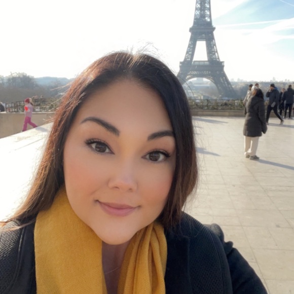 Meet your Posher, Amanda - Picture 3 of 3